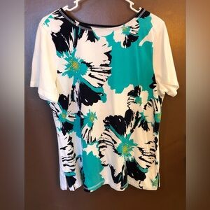 🌻Christopher Banks floral T-shirt. Size XL Petitet